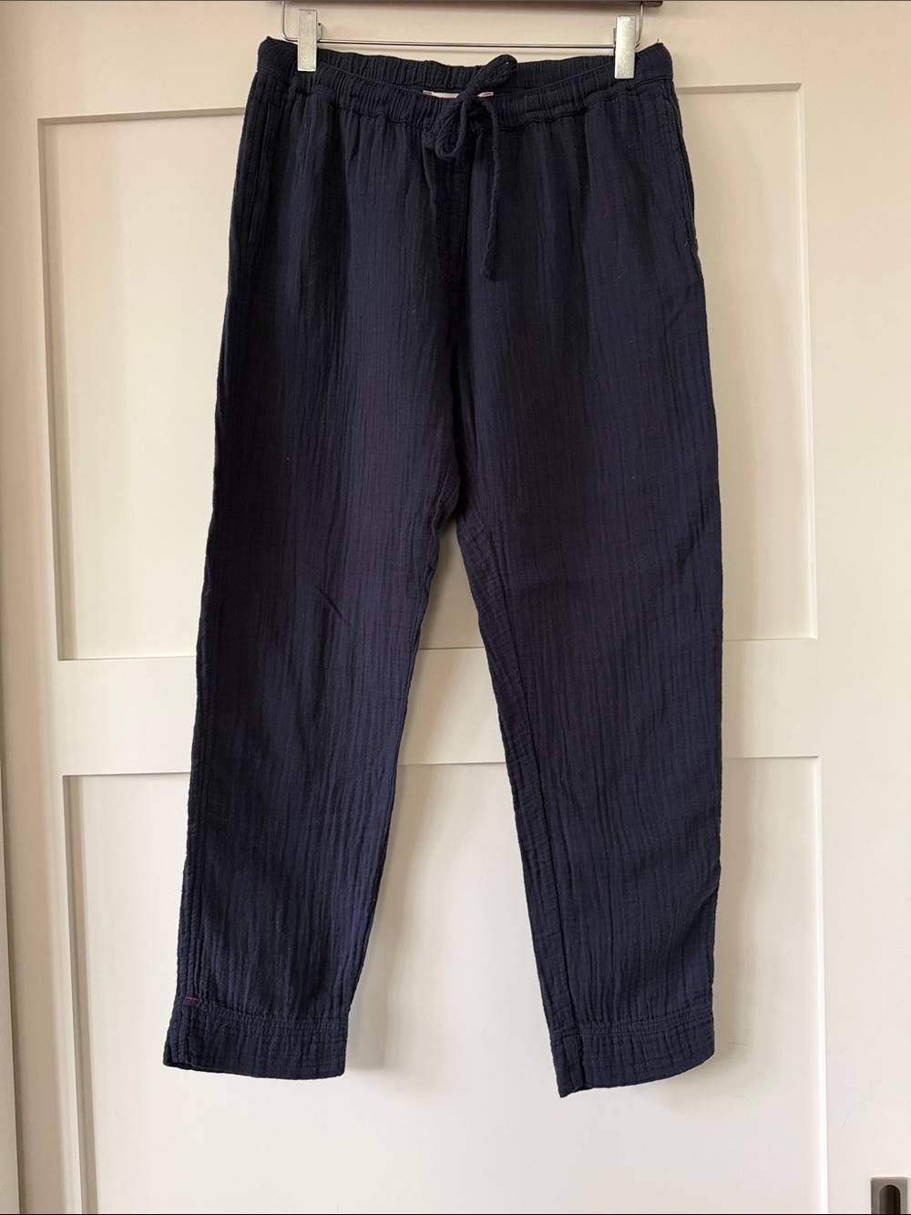 XiRENA Navy Cropped Drawstring Ankle Pants